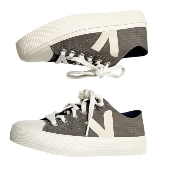 Veja Wata II Low-Top Sneakers in Neutral Grey Green Women’s Kids Size 5 EUR 36 - Picture 5 of 9